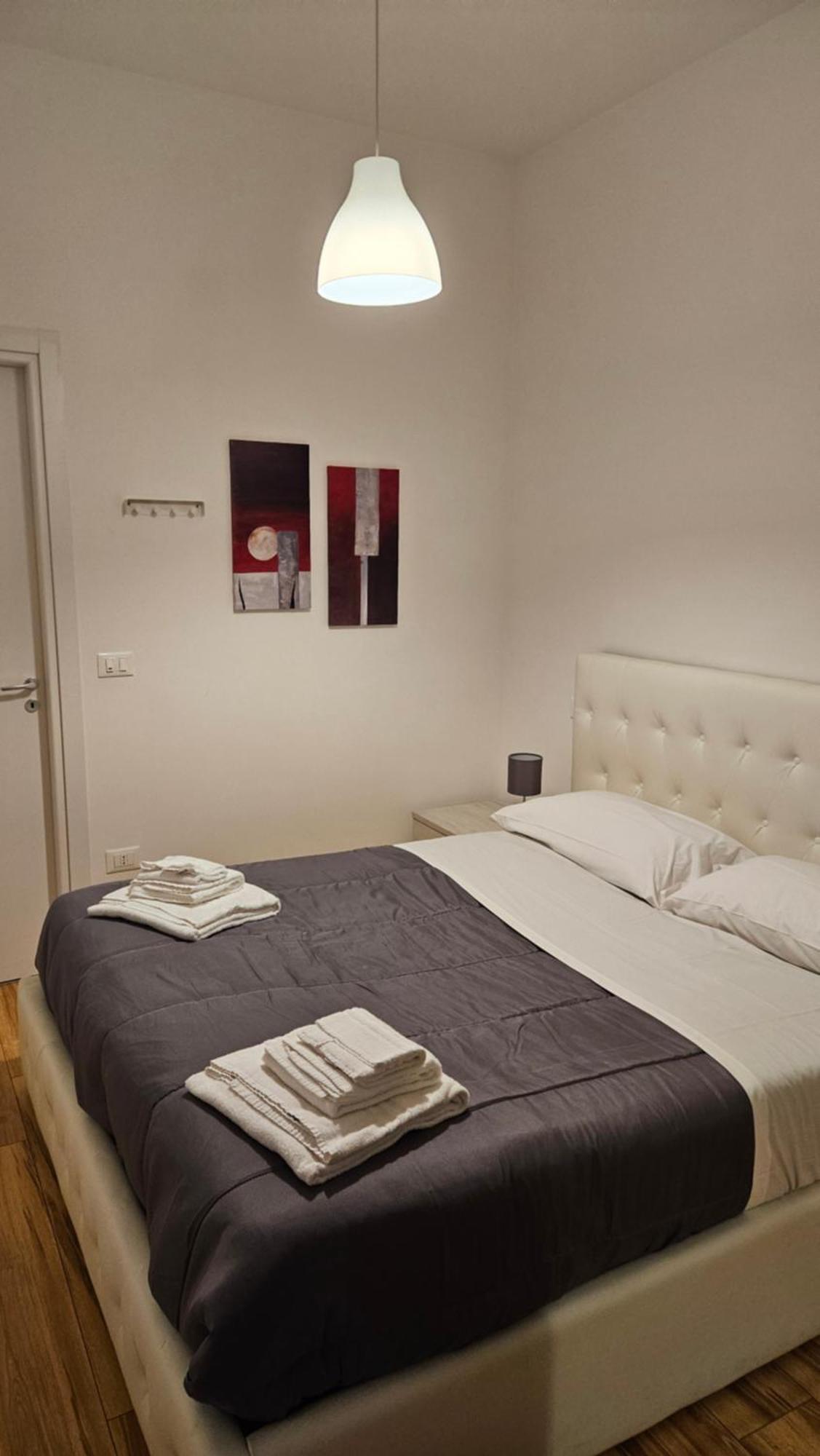 Apartamento Residenza Ugo Bassi Bolonia Exterior foto