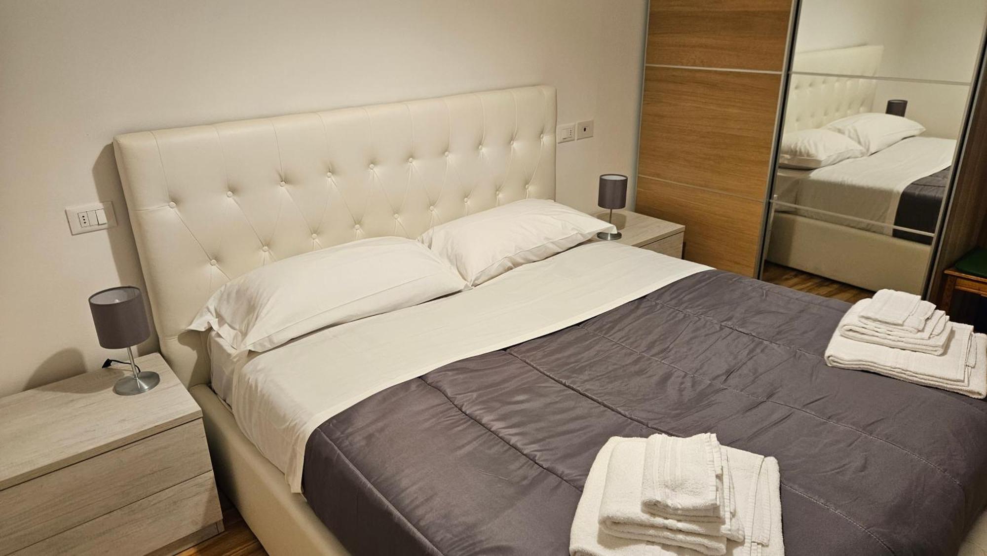 Apartamento Residenza Ugo Bassi Bolonia Exterior foto