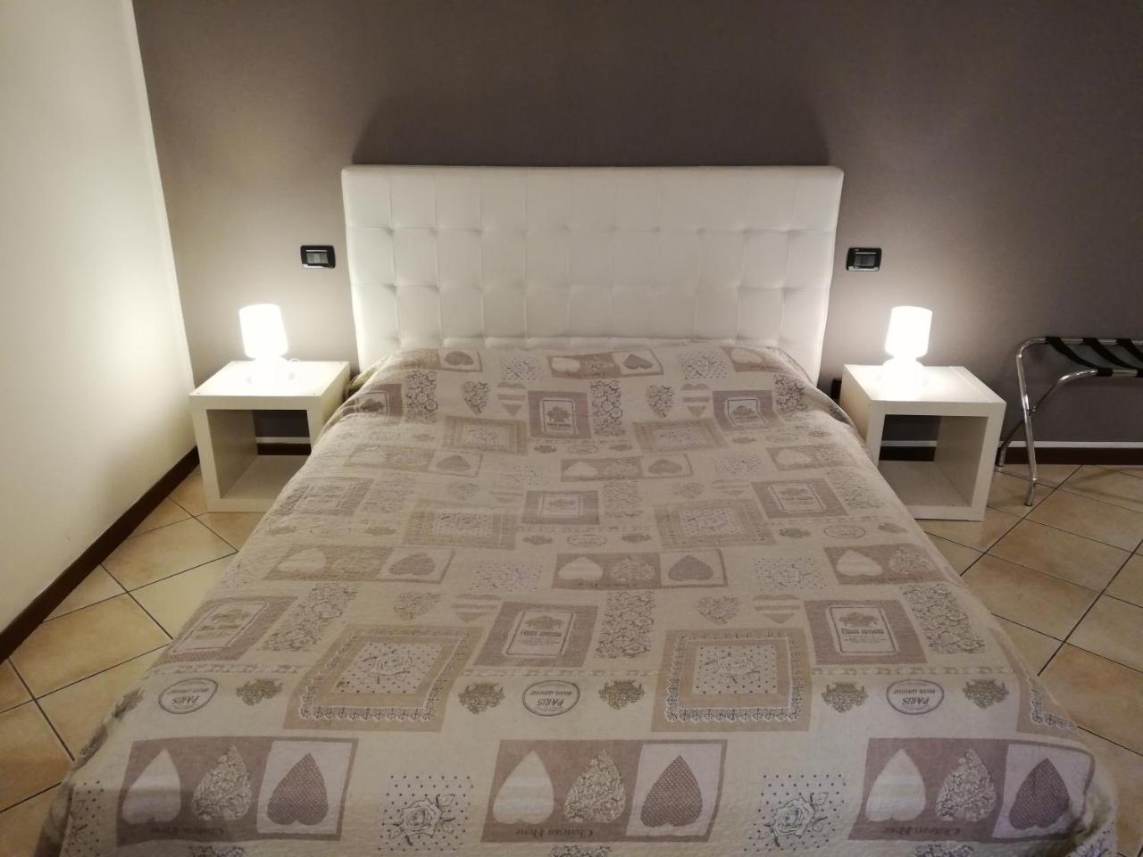 Apartamento Residenza Ugo Bassi Bolonia Exterior foto